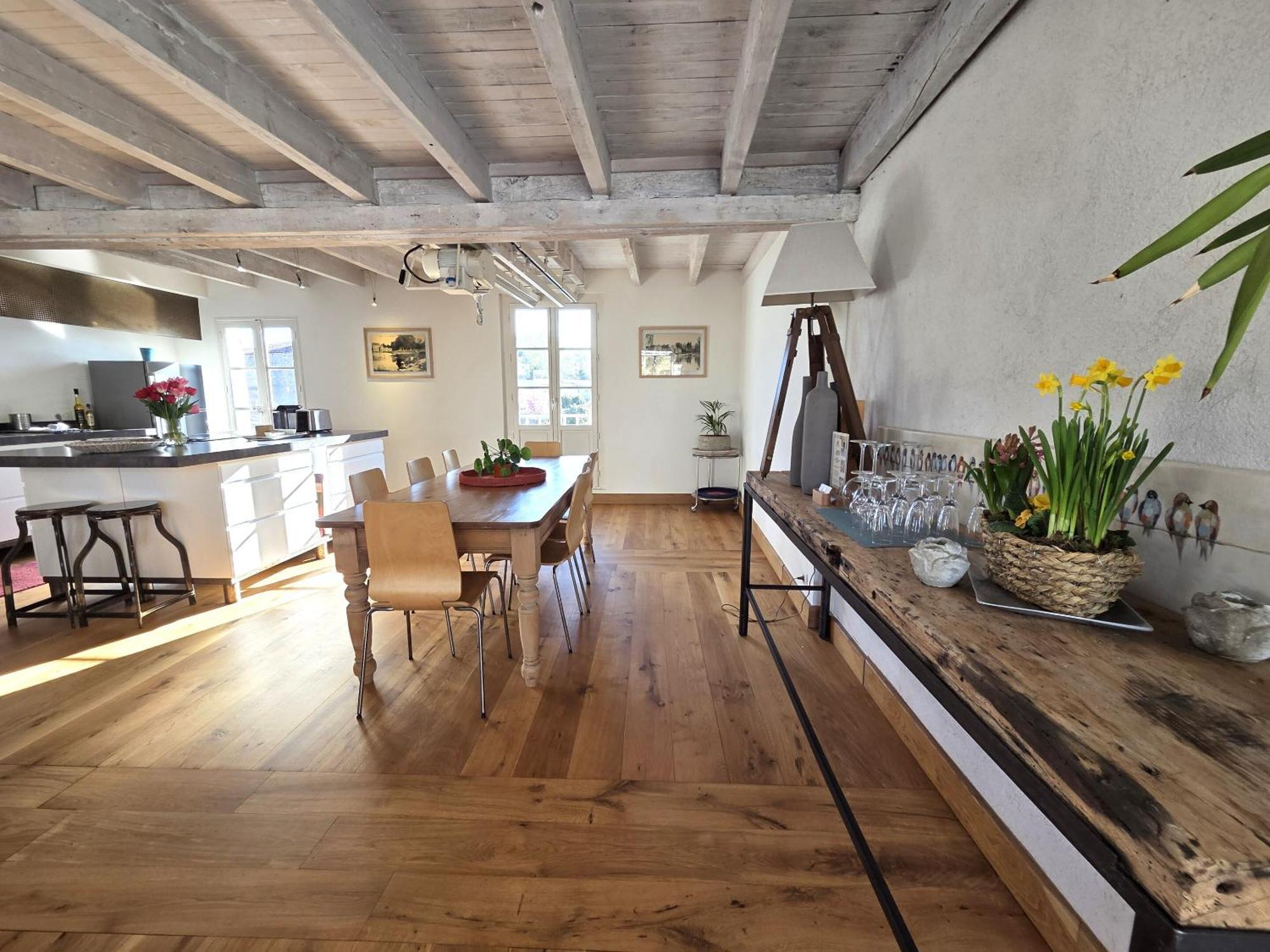 Quai 3 Loft Moderne Et Lumineux Les Pieds Dans L'Eau Lägenhet Jarnac Exteriör bild