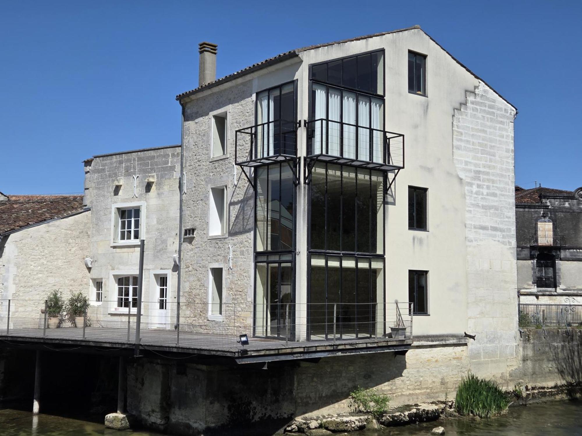 Quai 3 Loft Moderne Et Lumineux Les Pieds Dans L'Eau Lägenhet Jarnac Exteriör bild